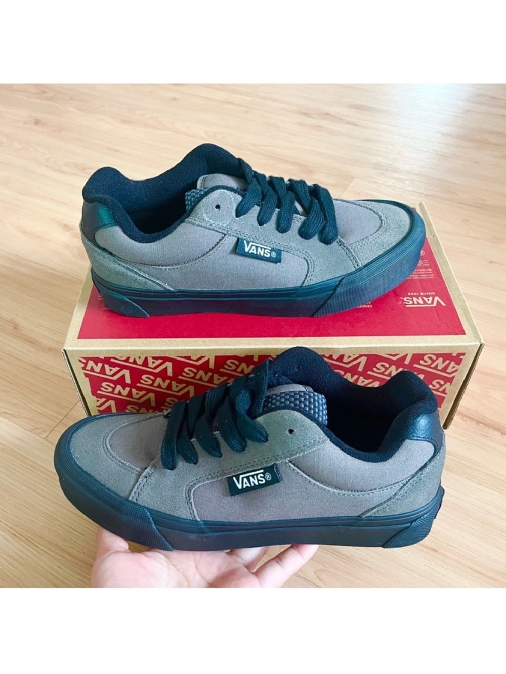 Vans Knu Skool Brown Black
Chunky Suede Skate Shoes
Mens 6.5 Women 8
VN0009QC6BT